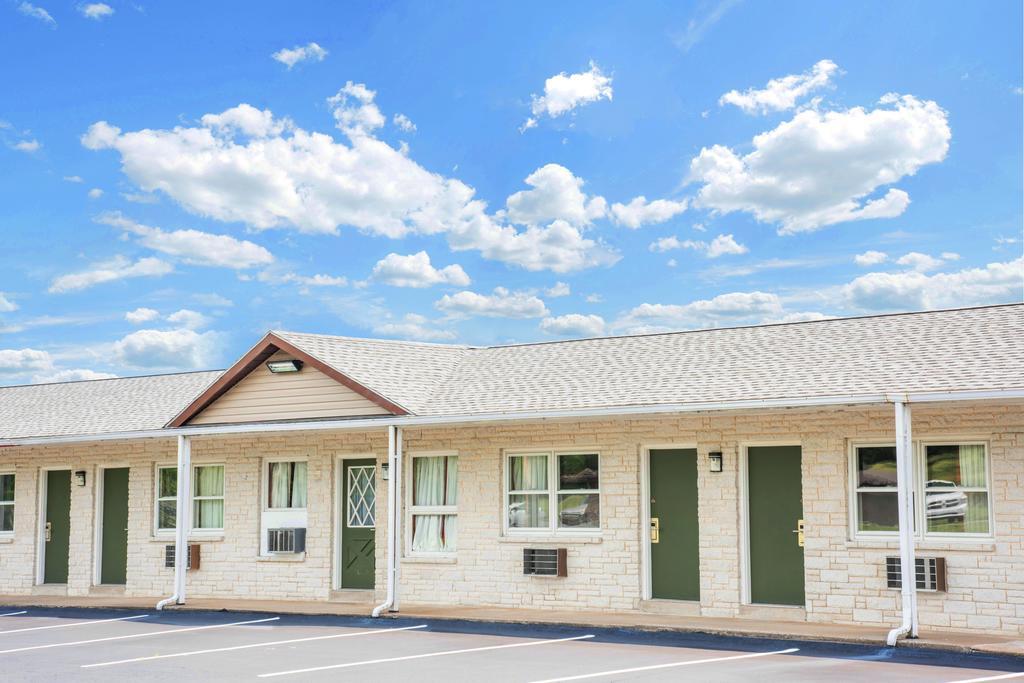 Knights Inn Pine Grove Pine Grove  Exterior photo