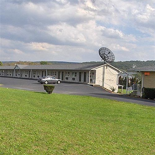 Knights Inn Pine Grove Pine Grove  Exterior photo
